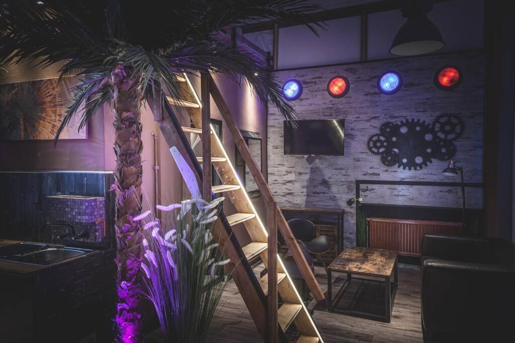 Einzigartige Ferienwohnung Bunt Wie Berlin Bagian luar foto
