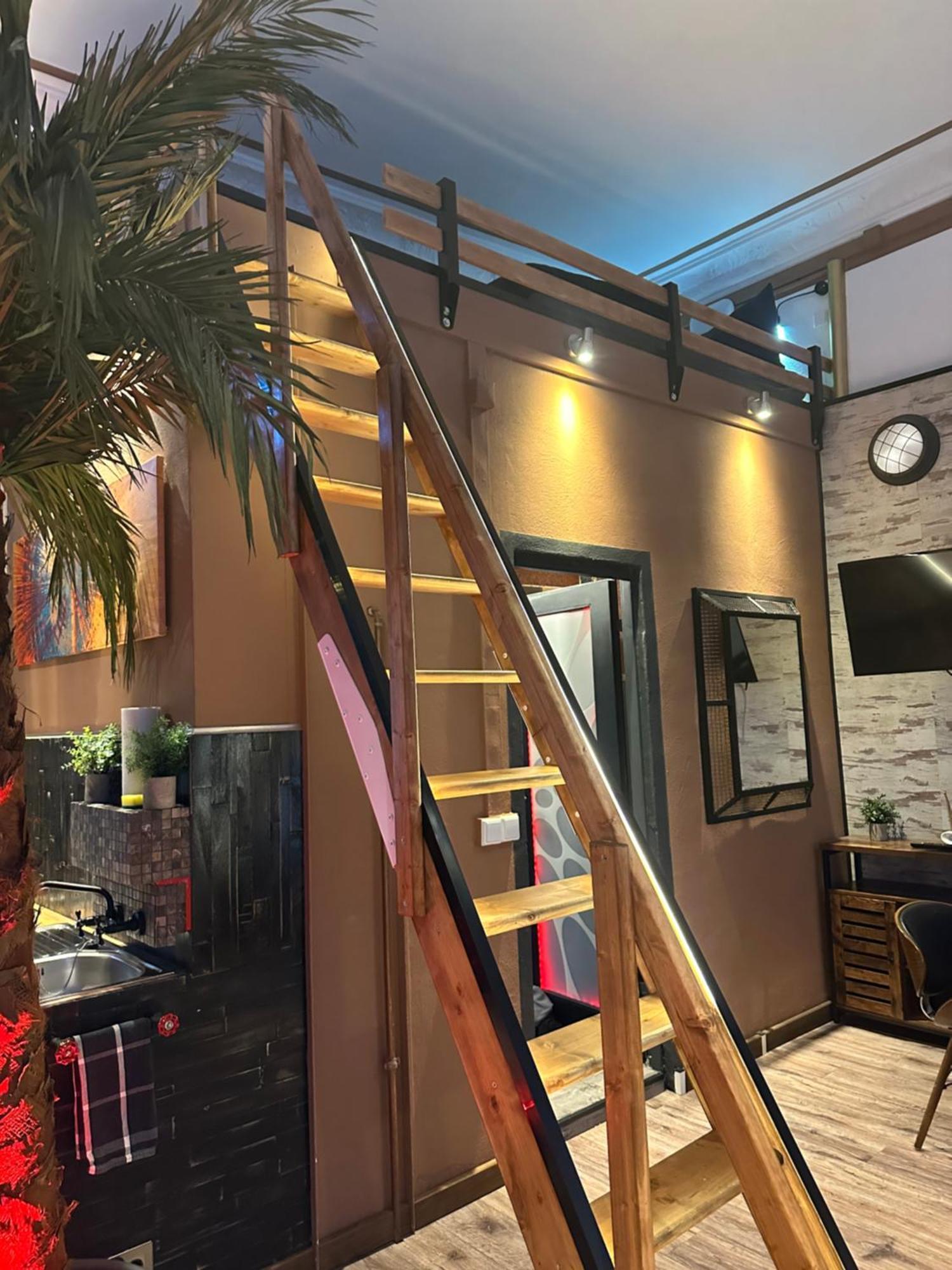 Einzigartige Ferienwohnung Bunt Wie Berlin Bagian luar foto